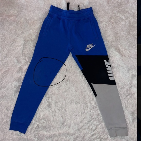 ***SOLD*** Boys’ Nike Outfit - Picture 3 of 9